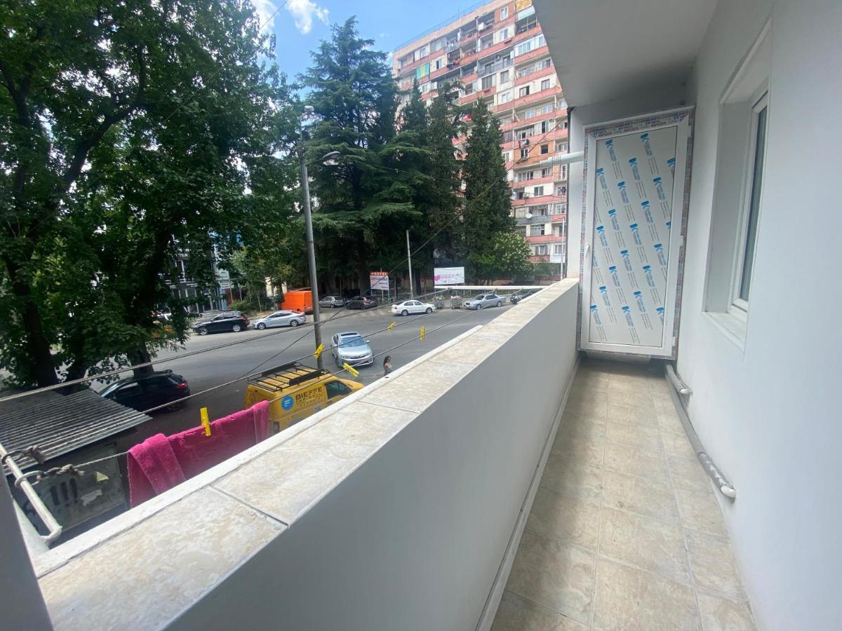 Spacious Dinamo Apartment Tbilisi Exterior foto